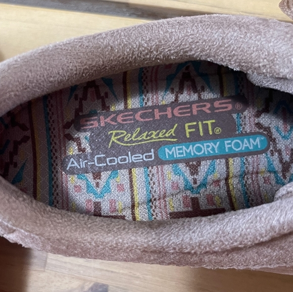 NIB Sketchers Womens Brown Tan Suede Relaxed Fit Air Cool Memory Foam Shoes 6 - Picture 3 of 6